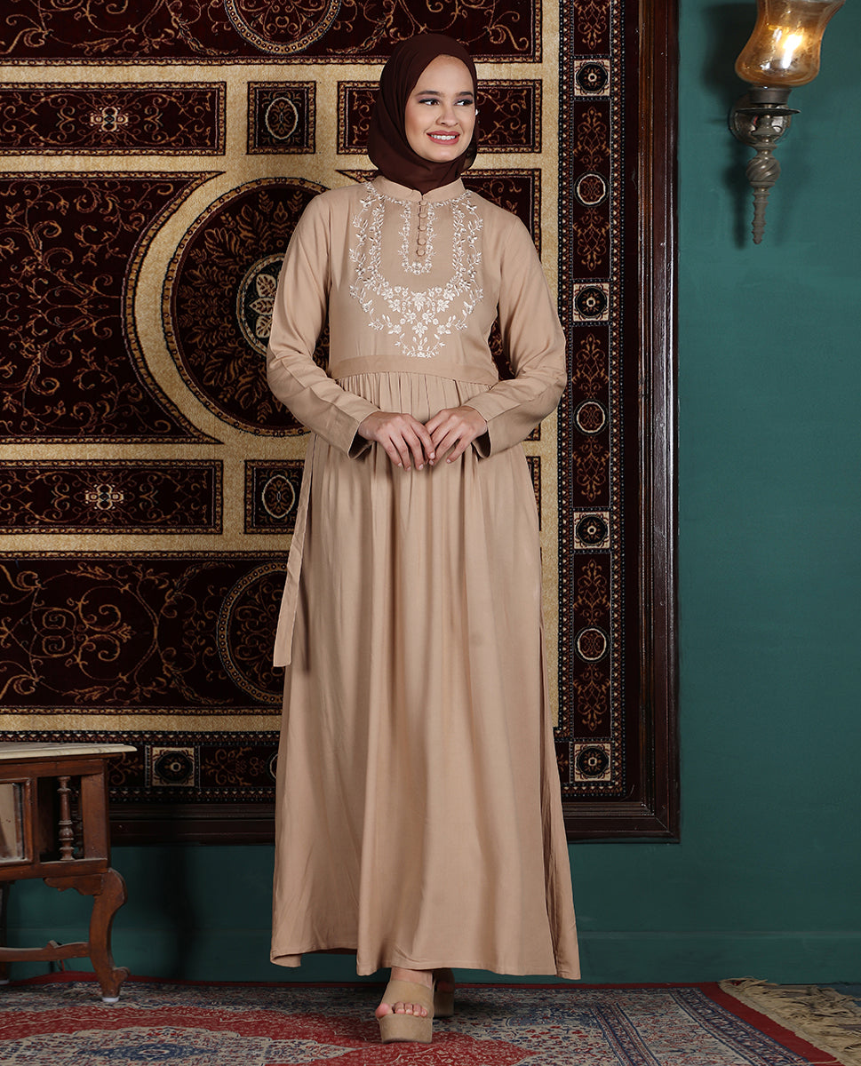Front view of desert mirage embroidered abaya – modest abaya design
