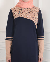 Navy & Tan Linear Print Jilbab
