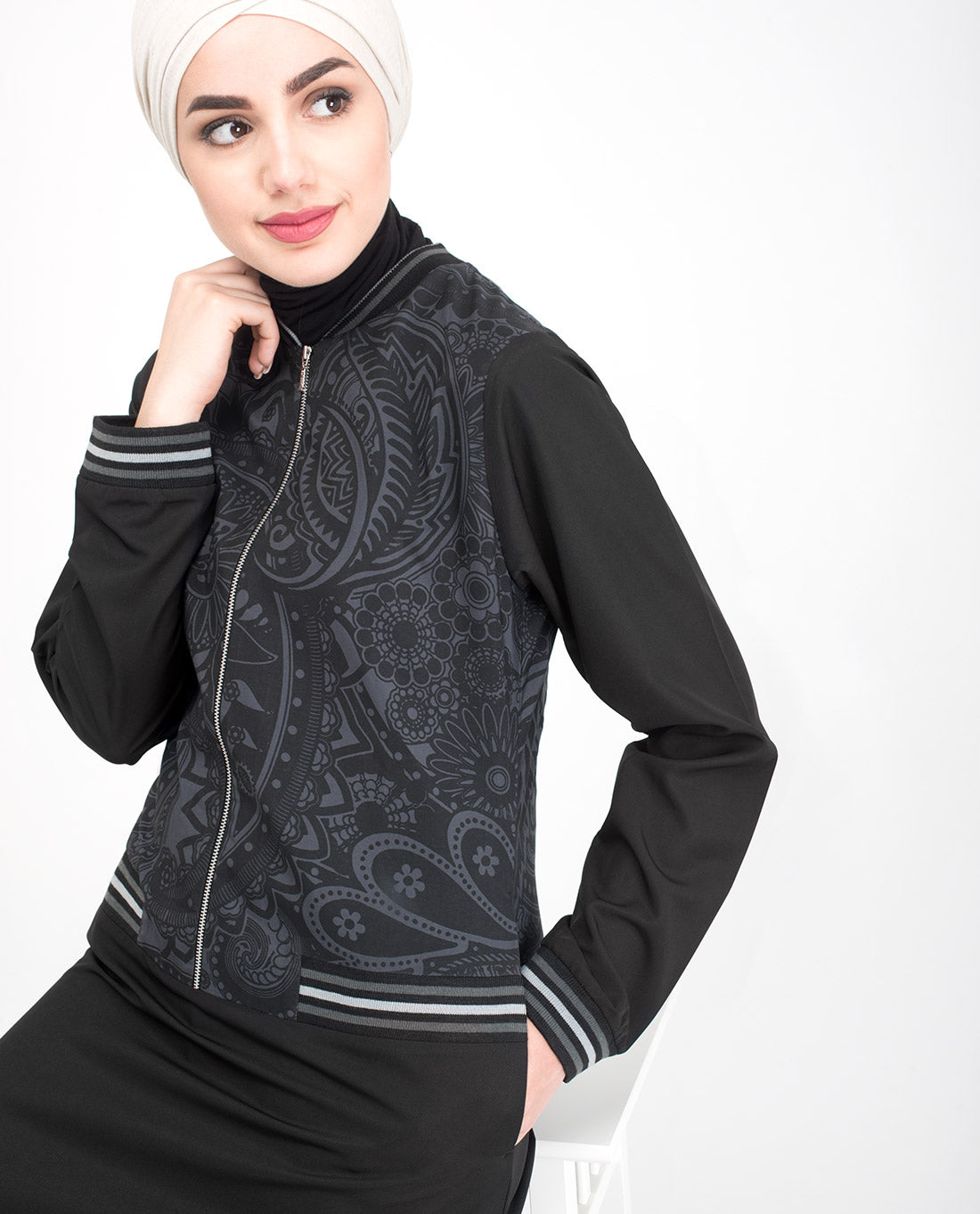 Black Paisley Zip Down Flared Jilbab