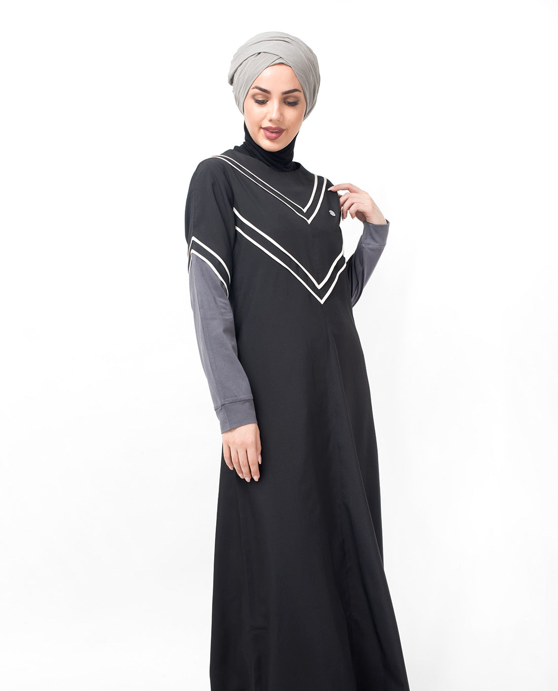 Black V Striper Abaya