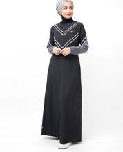 Black V Striper Abaya