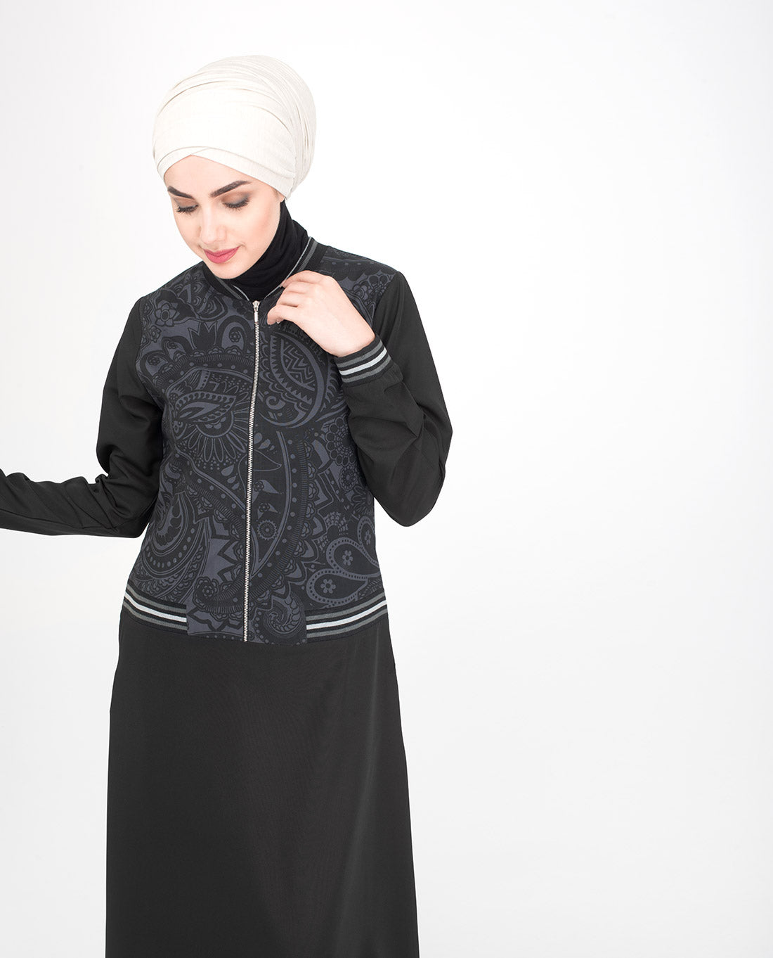 Black Paisley Zip Down Flared Jilbab