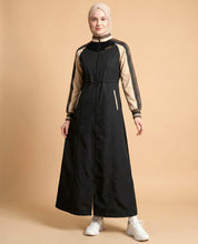 Black And Creme Toggle Waist Jilbab