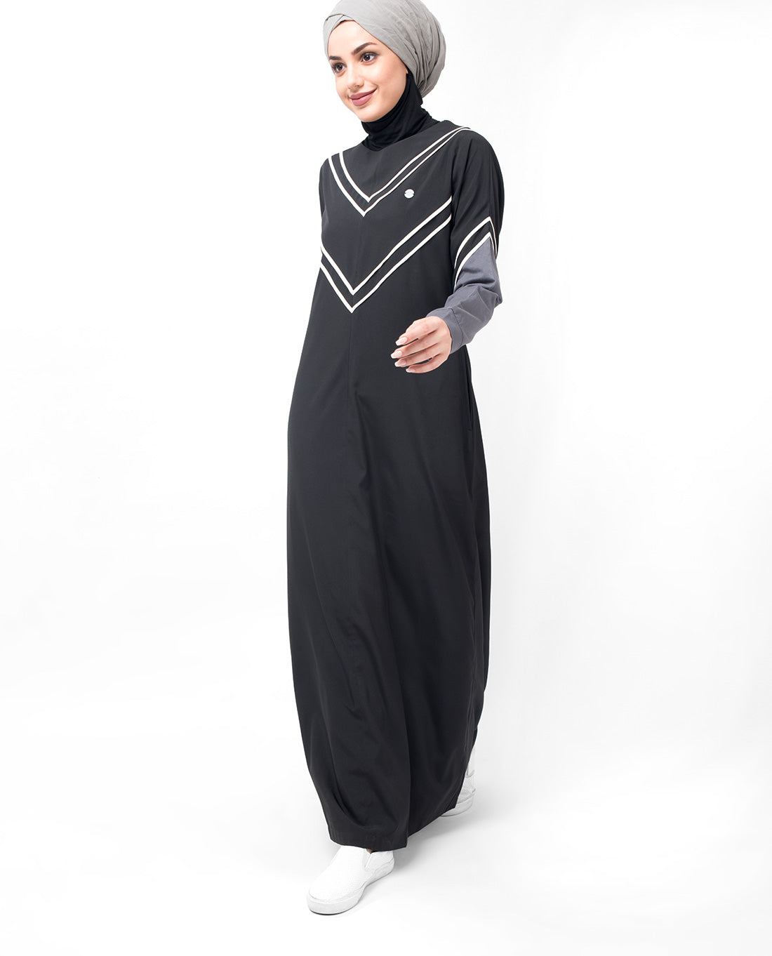 Black V Striper Abaya