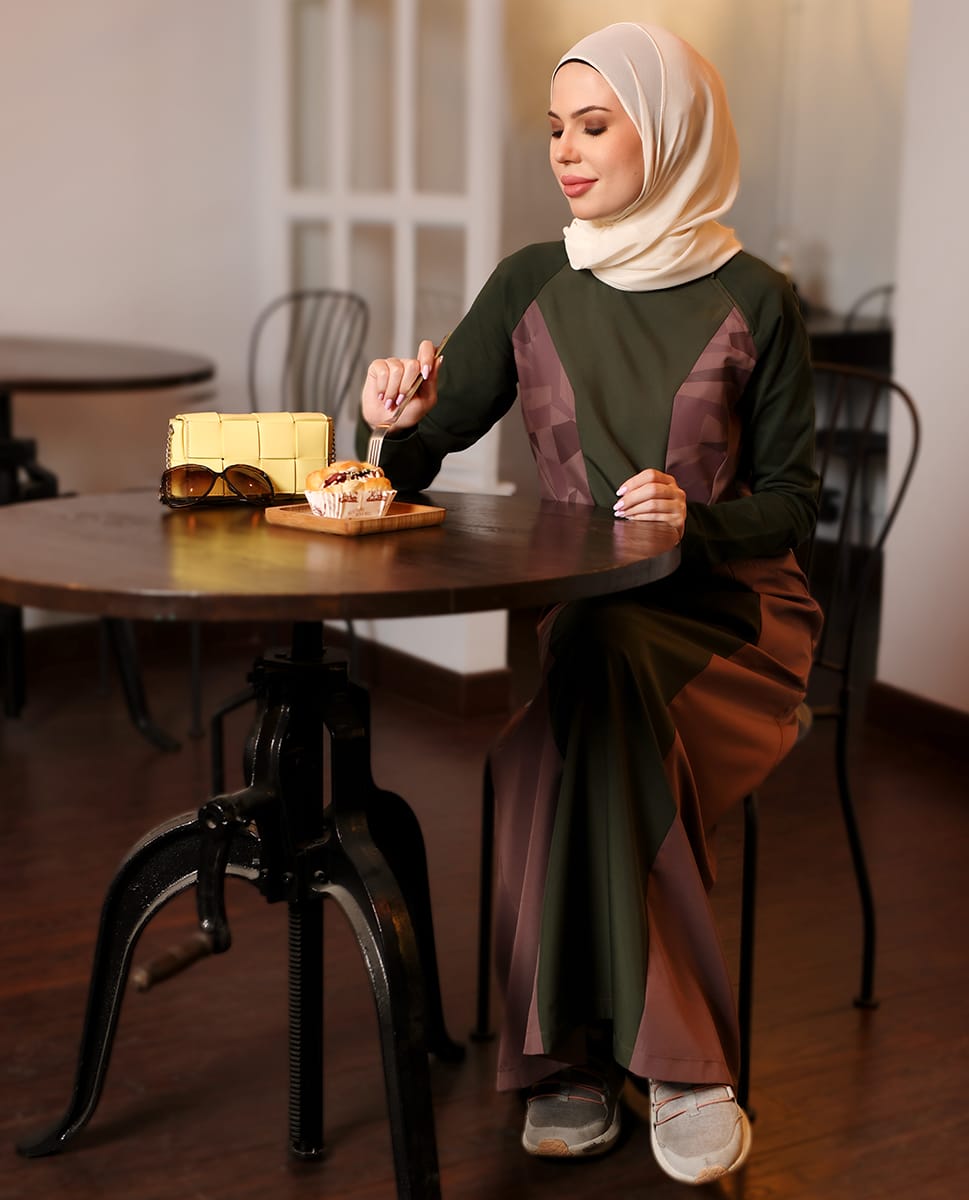 Purple and Black Color Contrast Jilbab