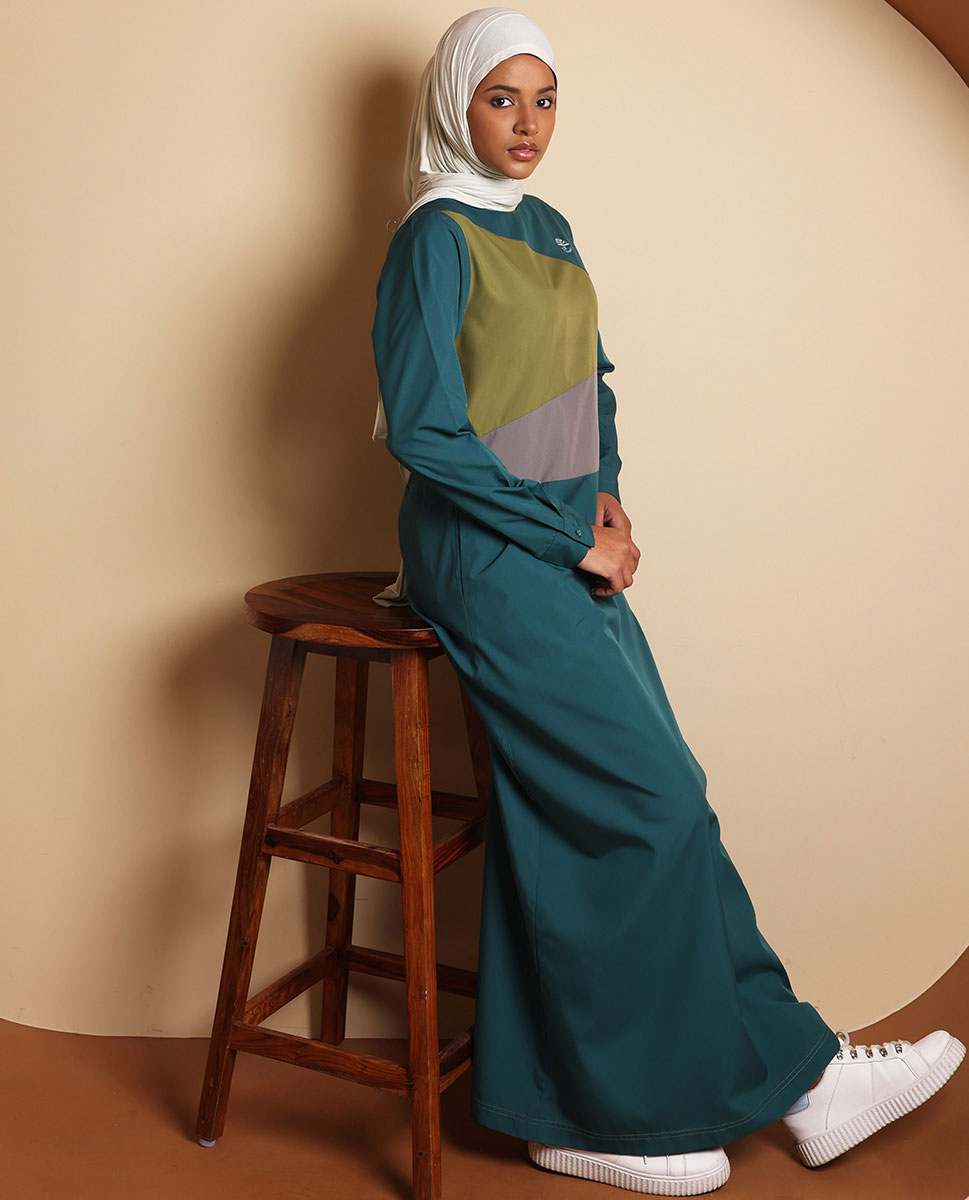 Pine Green Color Contrast Jilbab