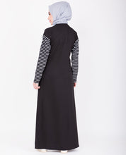 Classic Black Jilbab With Striper Sleeves