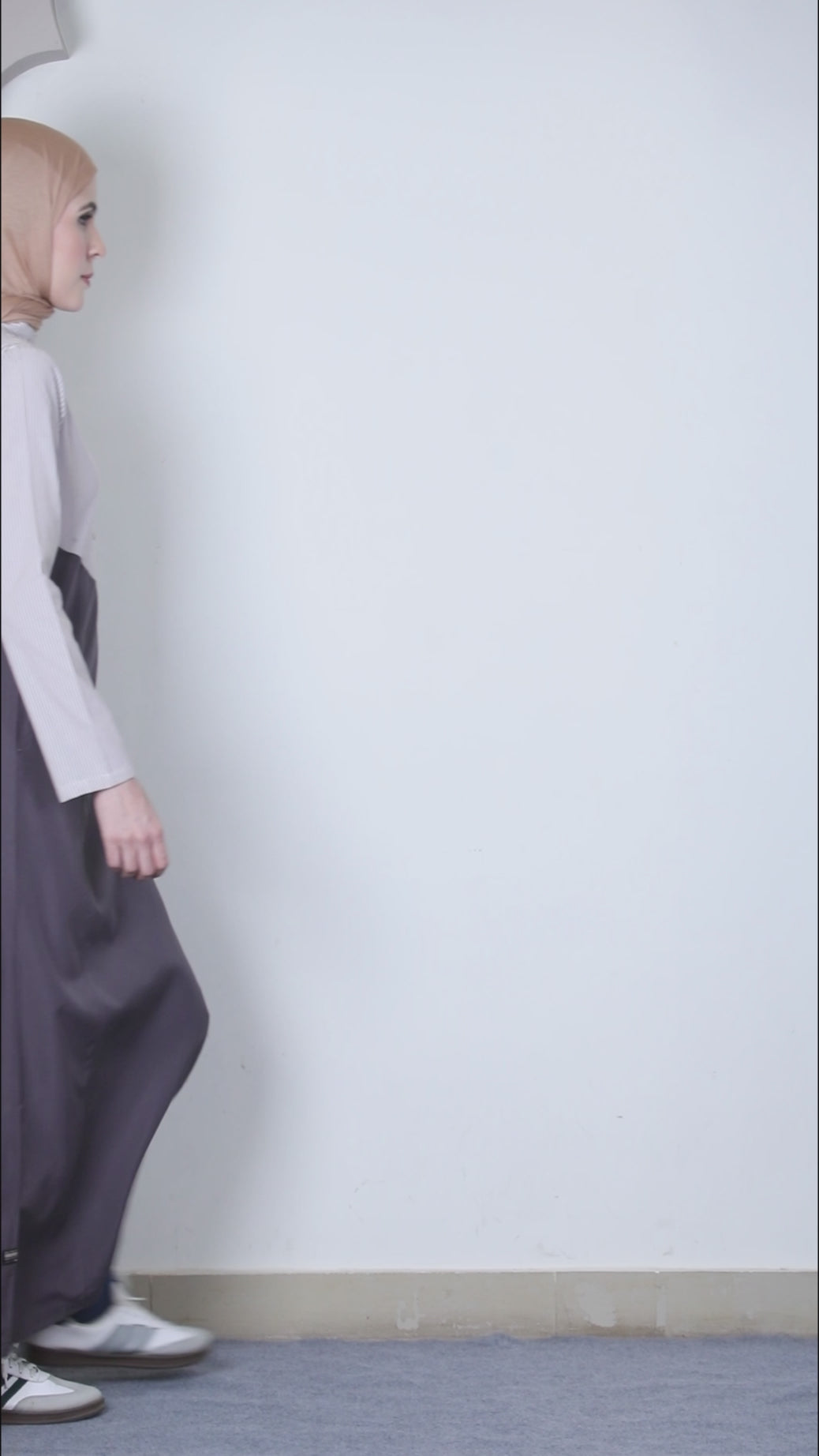 Calm Contrast Smart Look Jilbab