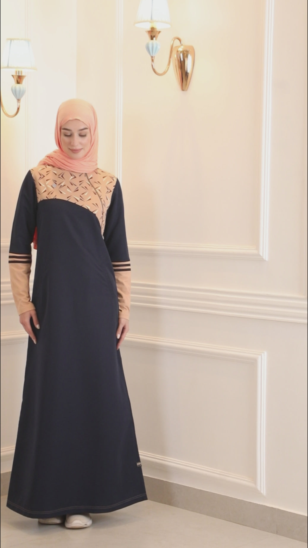 Navy & Tan Linear Print Jilbab
