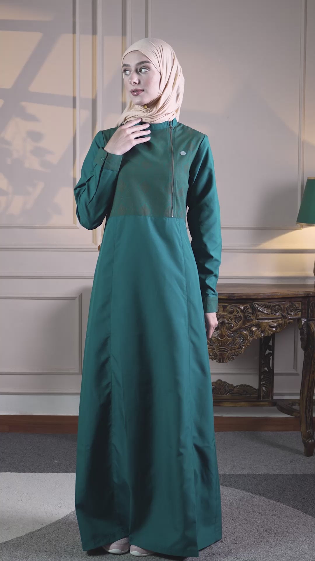 Arabesque Muse Cross Zip Jilbab