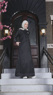 Black & Bold Hooded Winter Jilbab