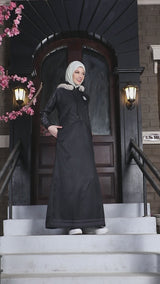 Black & Bold Hooded Winter Jilbab